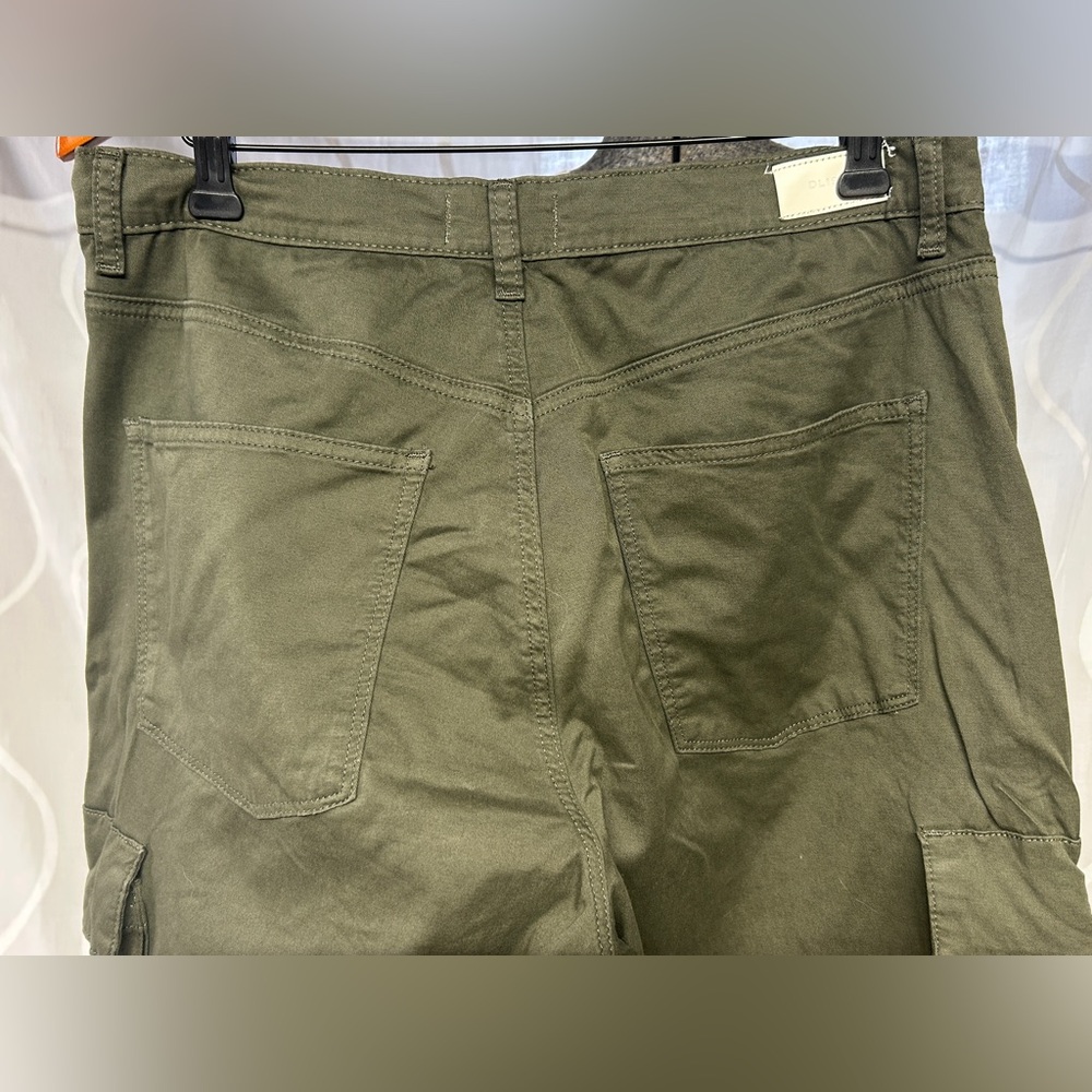 Gwen Olive Cargo Pants - Picture 10 of 11